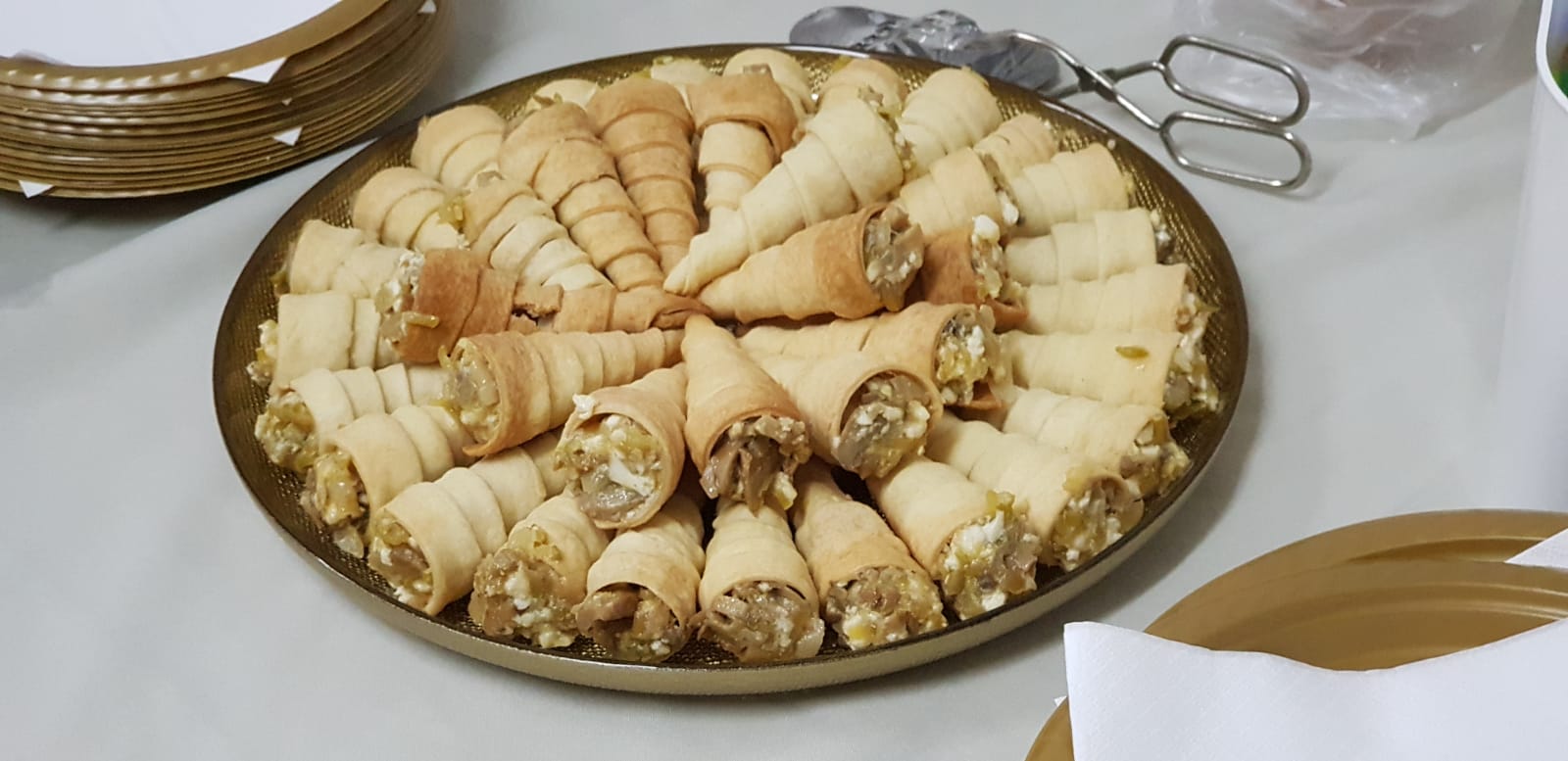 קונוסים במילוי גבינות