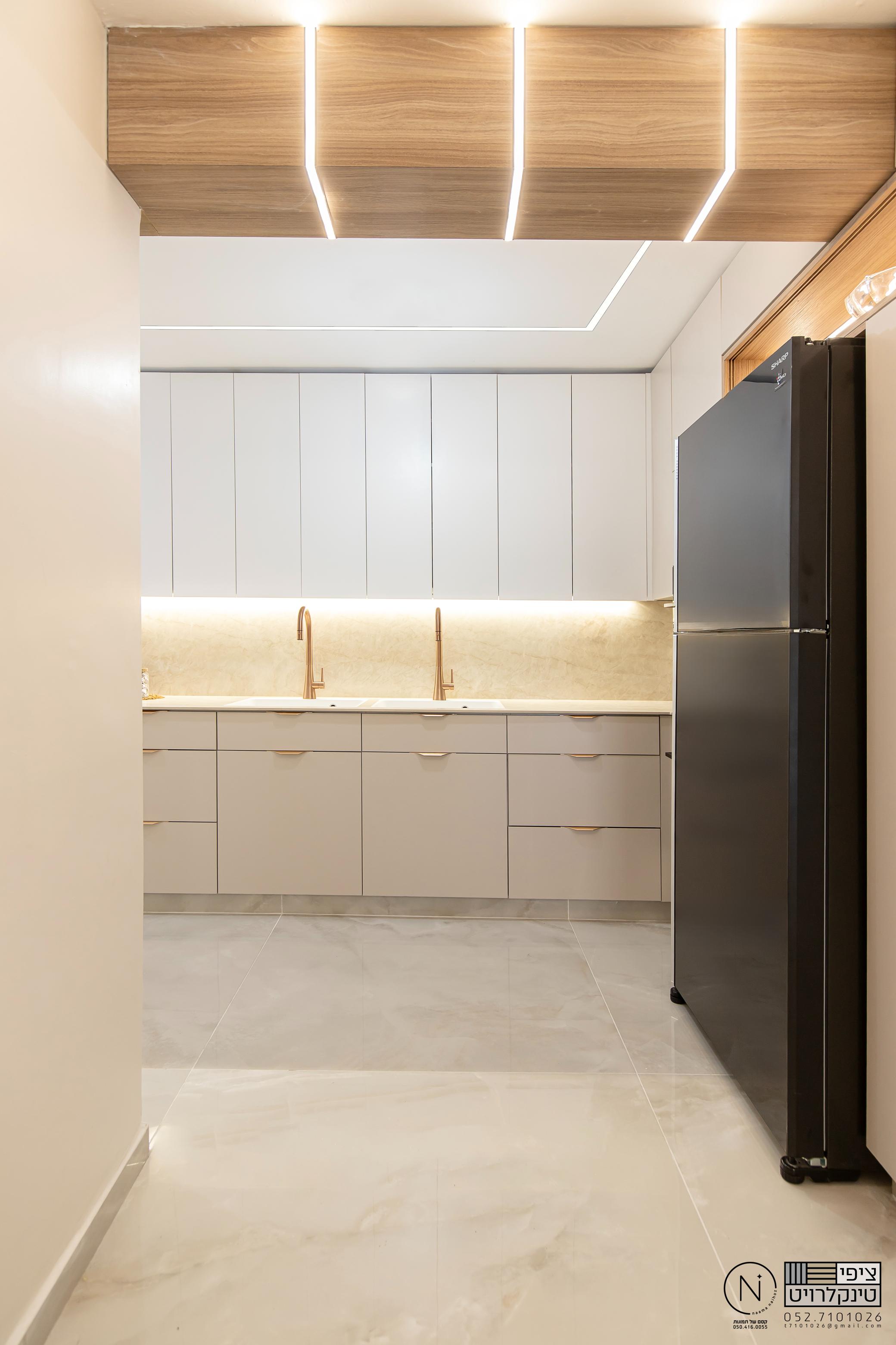 קיר ארונות - כיורים