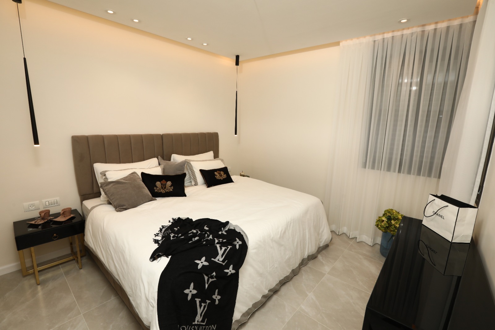 שערי חסד. שת''פ עם חני מילר