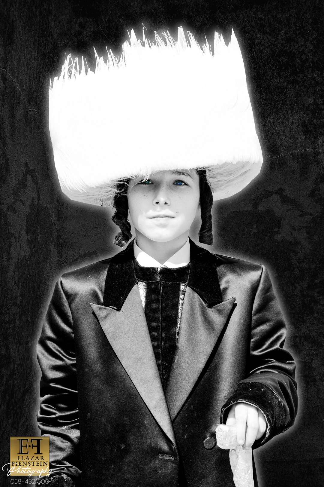 תמונהחסיד שטריימל לבן ערוך_resize.jpg