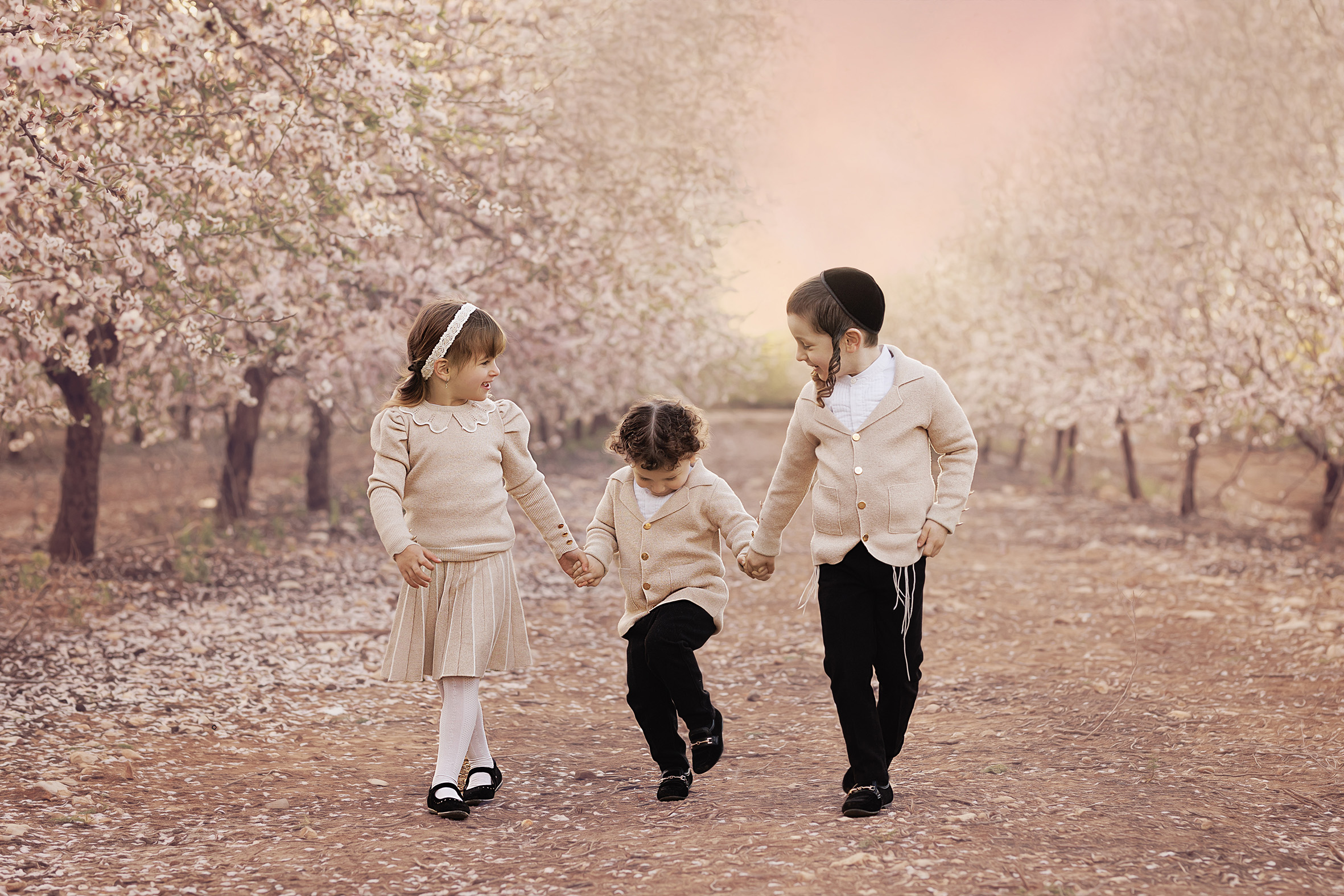 0548418727 יוכבד צלמת.jpg