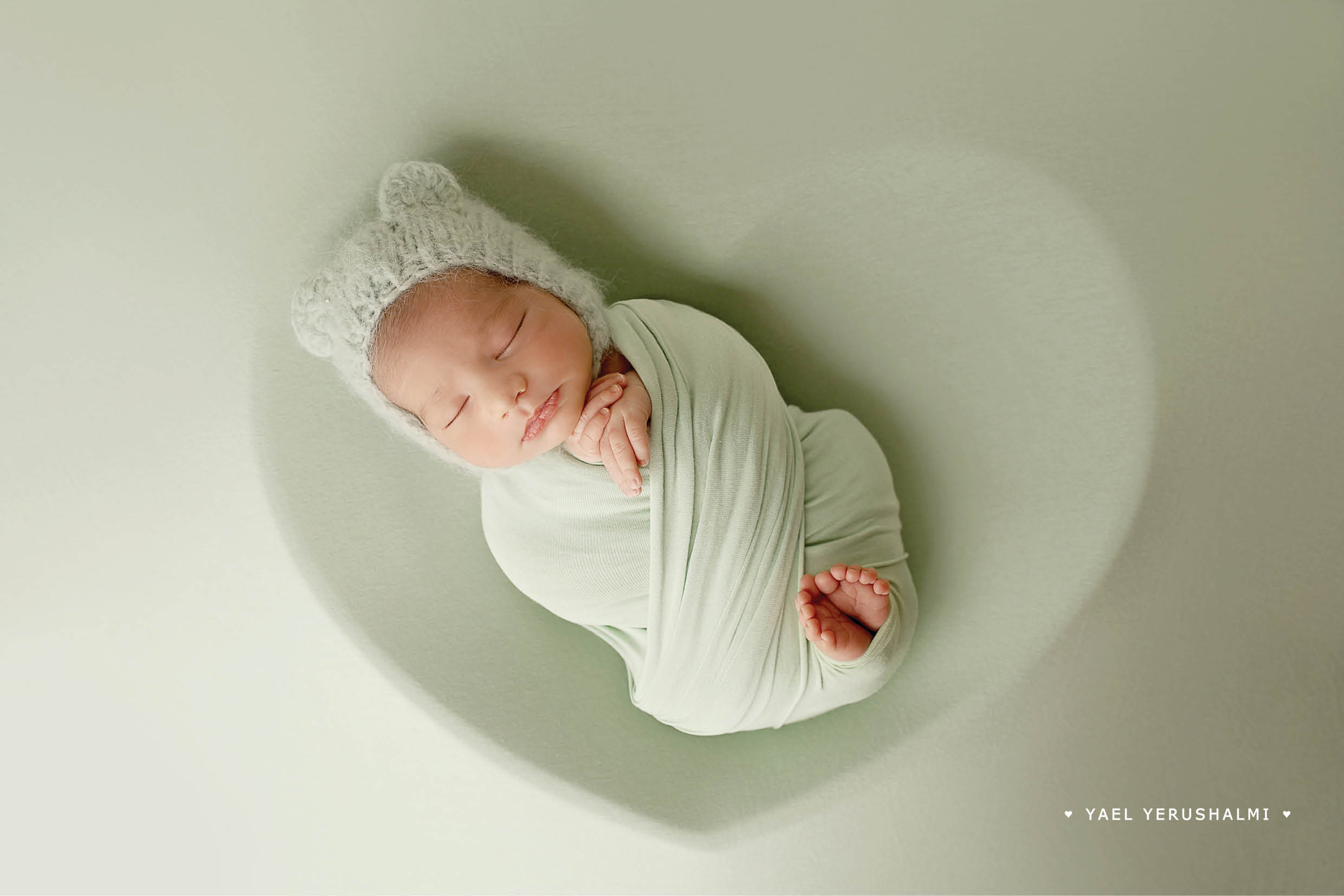 0583299384 צילום ניו בורן בבית הלקוחה (3).jpg