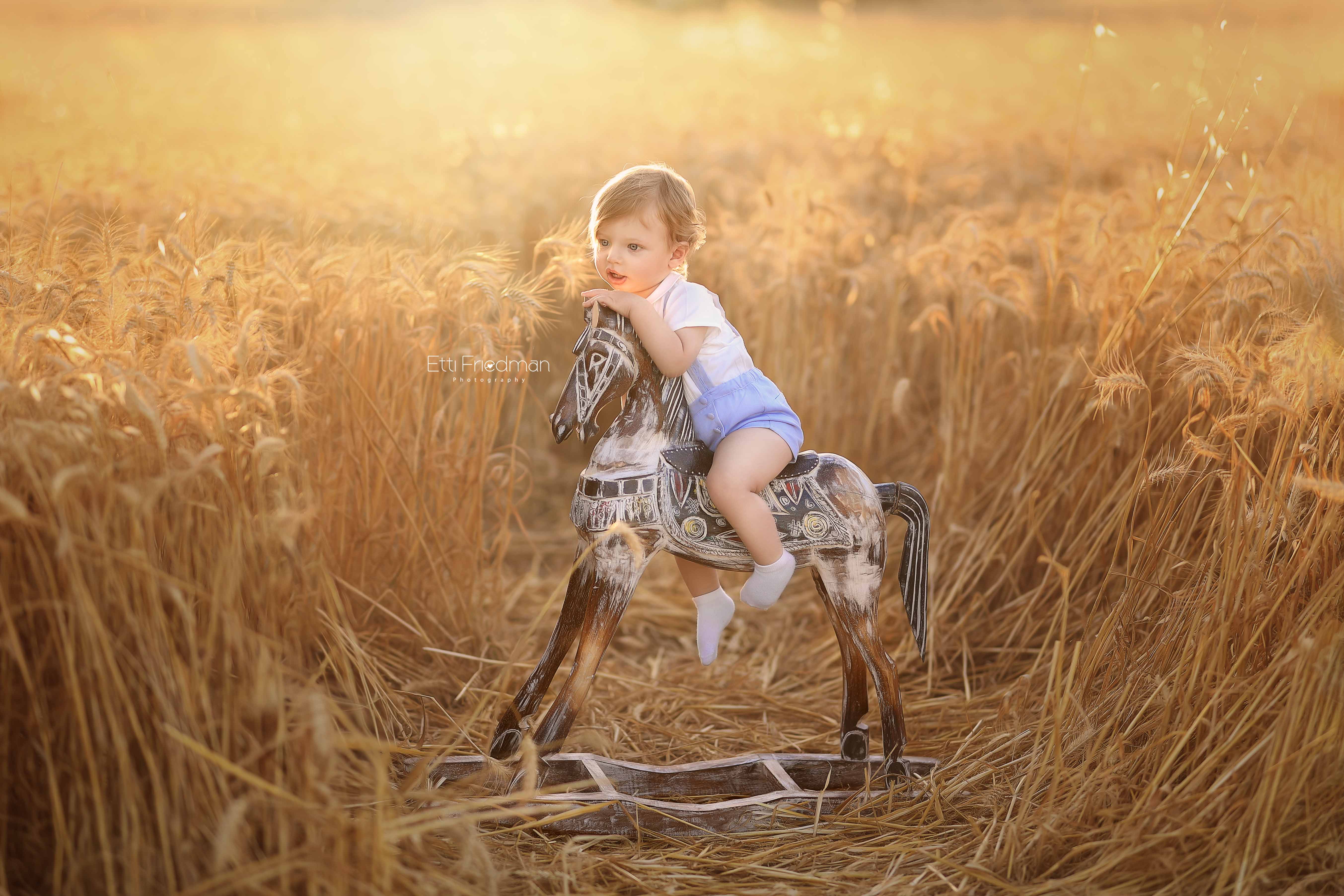 2X0A2530 copyלוגו.jpg