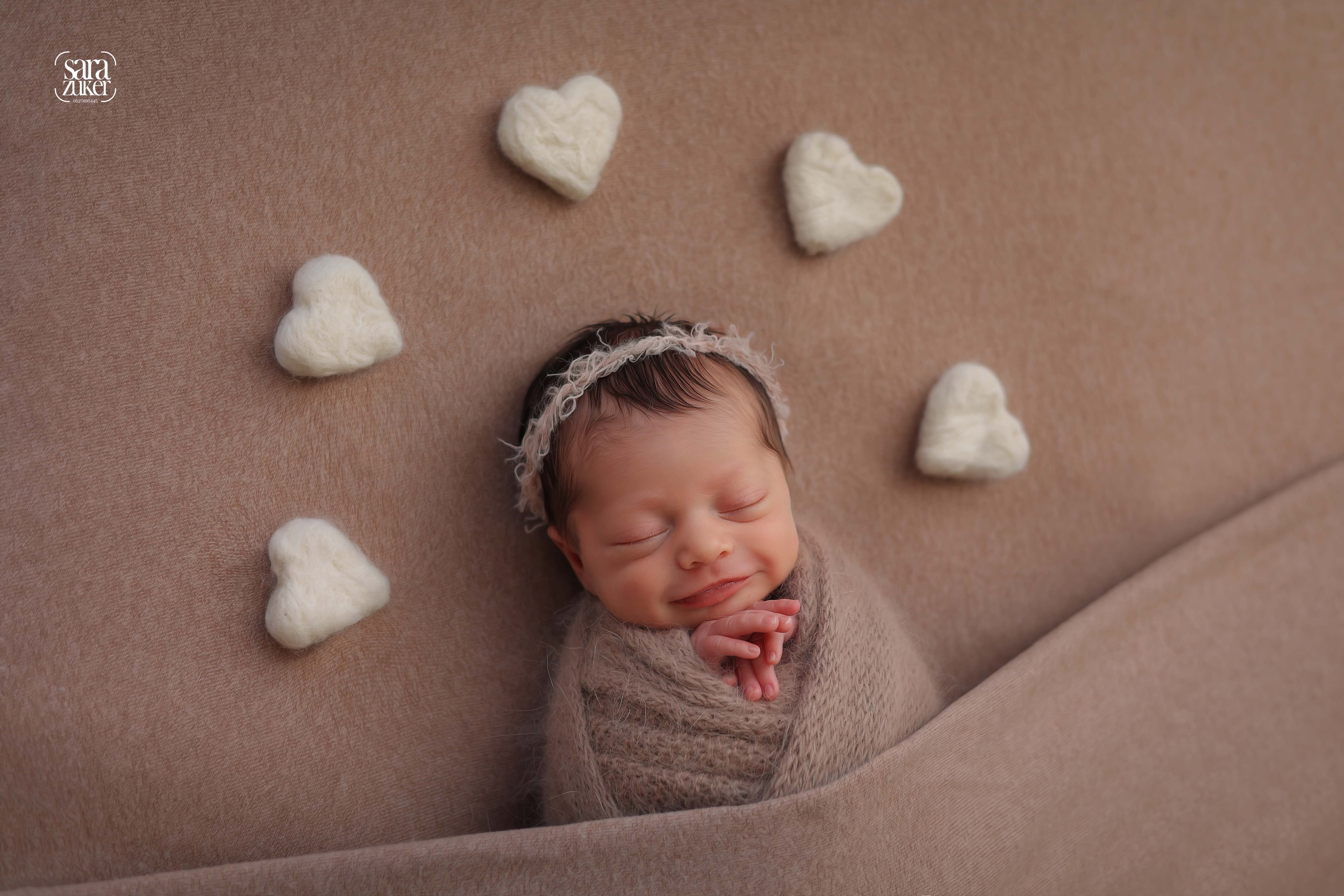 3K7A0080 לוגו.jpg