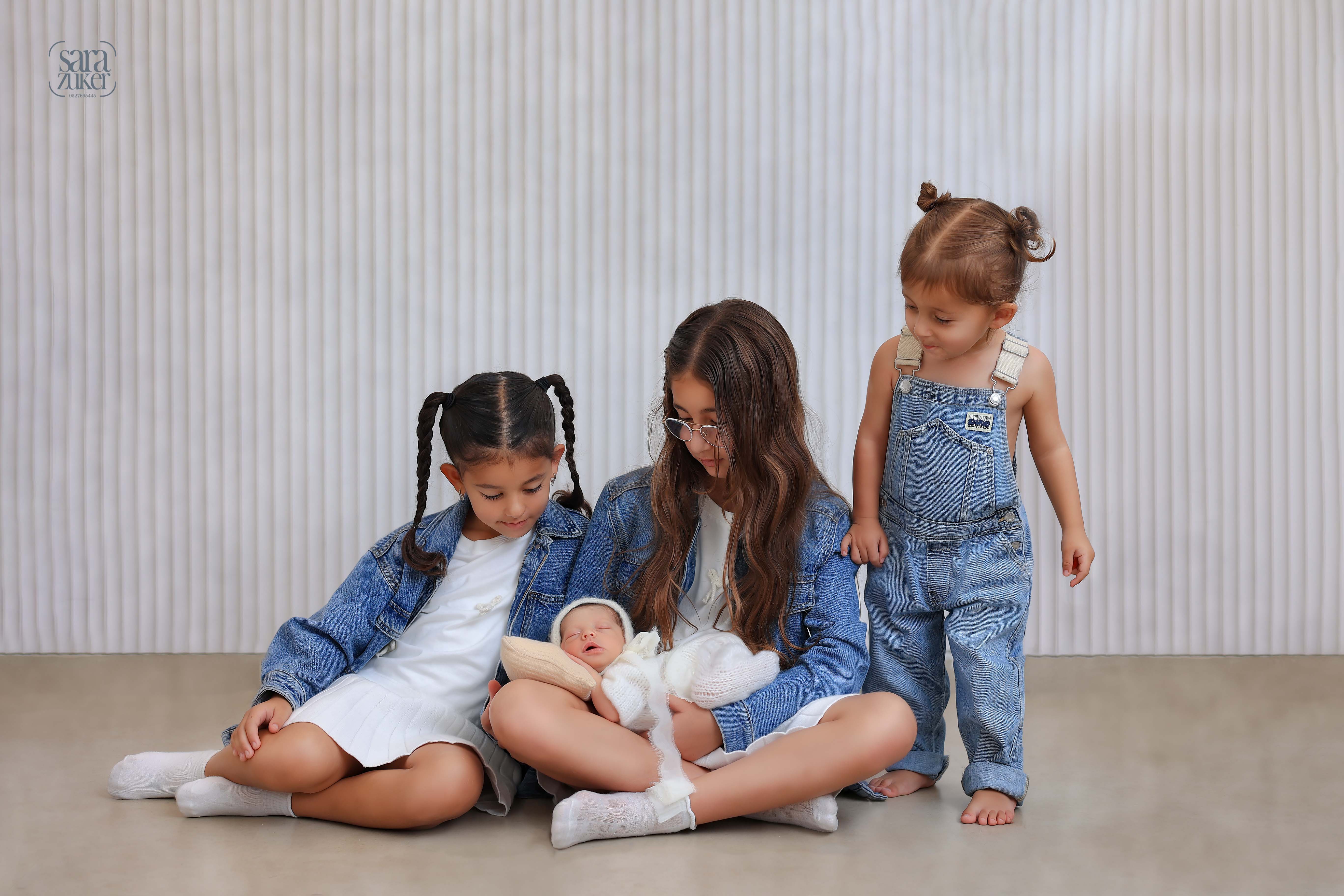 3K7A9987 לוגו.jpg