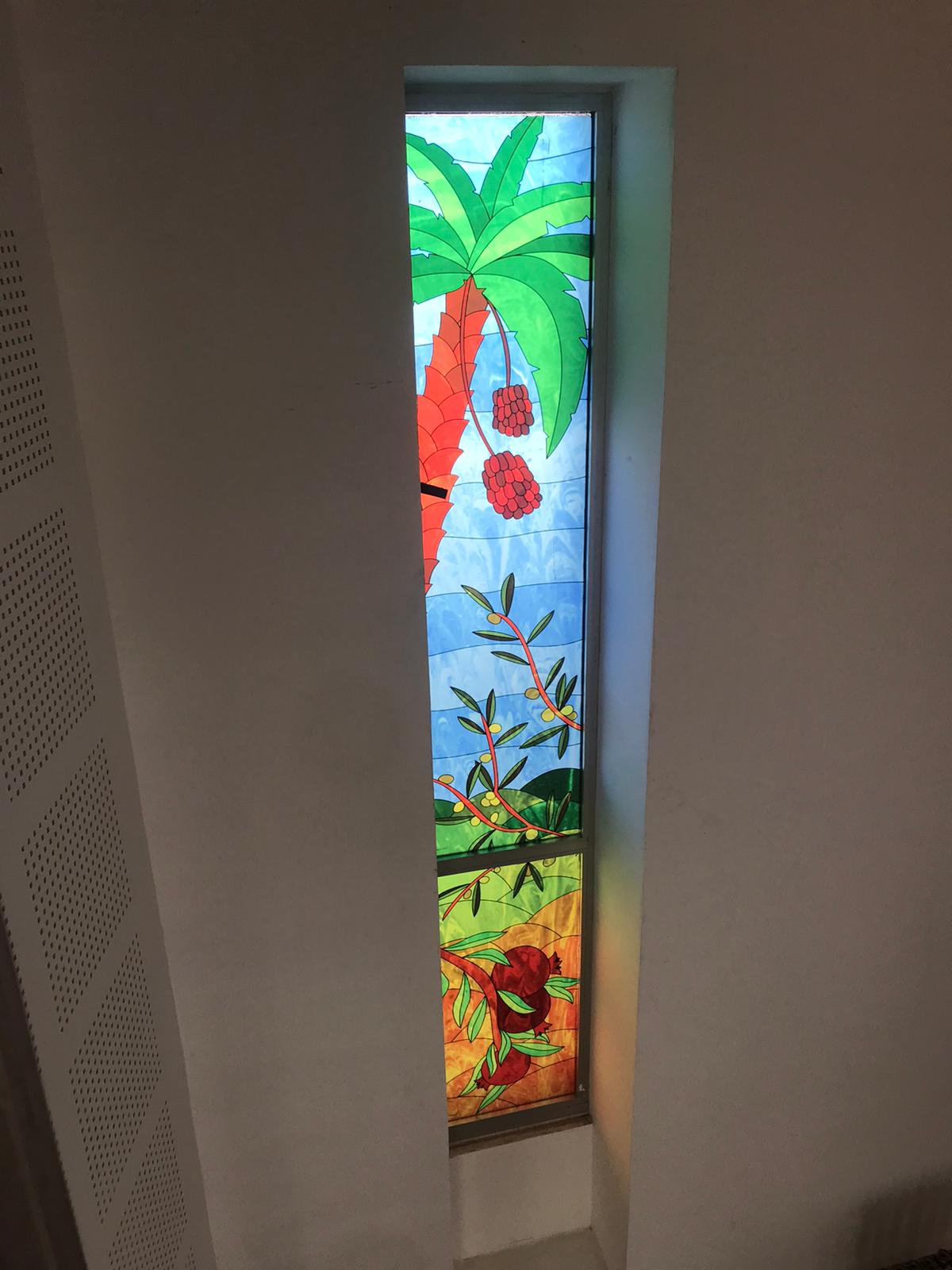 7 המינים חלון שמאלי צילום מלמעלה.jpg