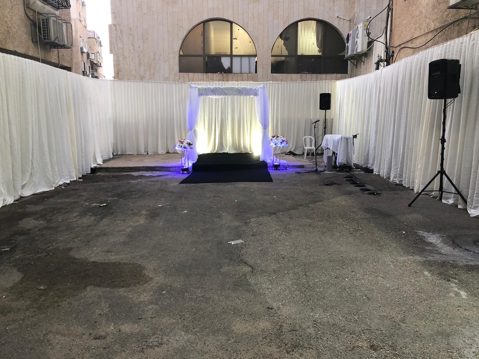 _תמונה מ-C הפקות (1).jpg