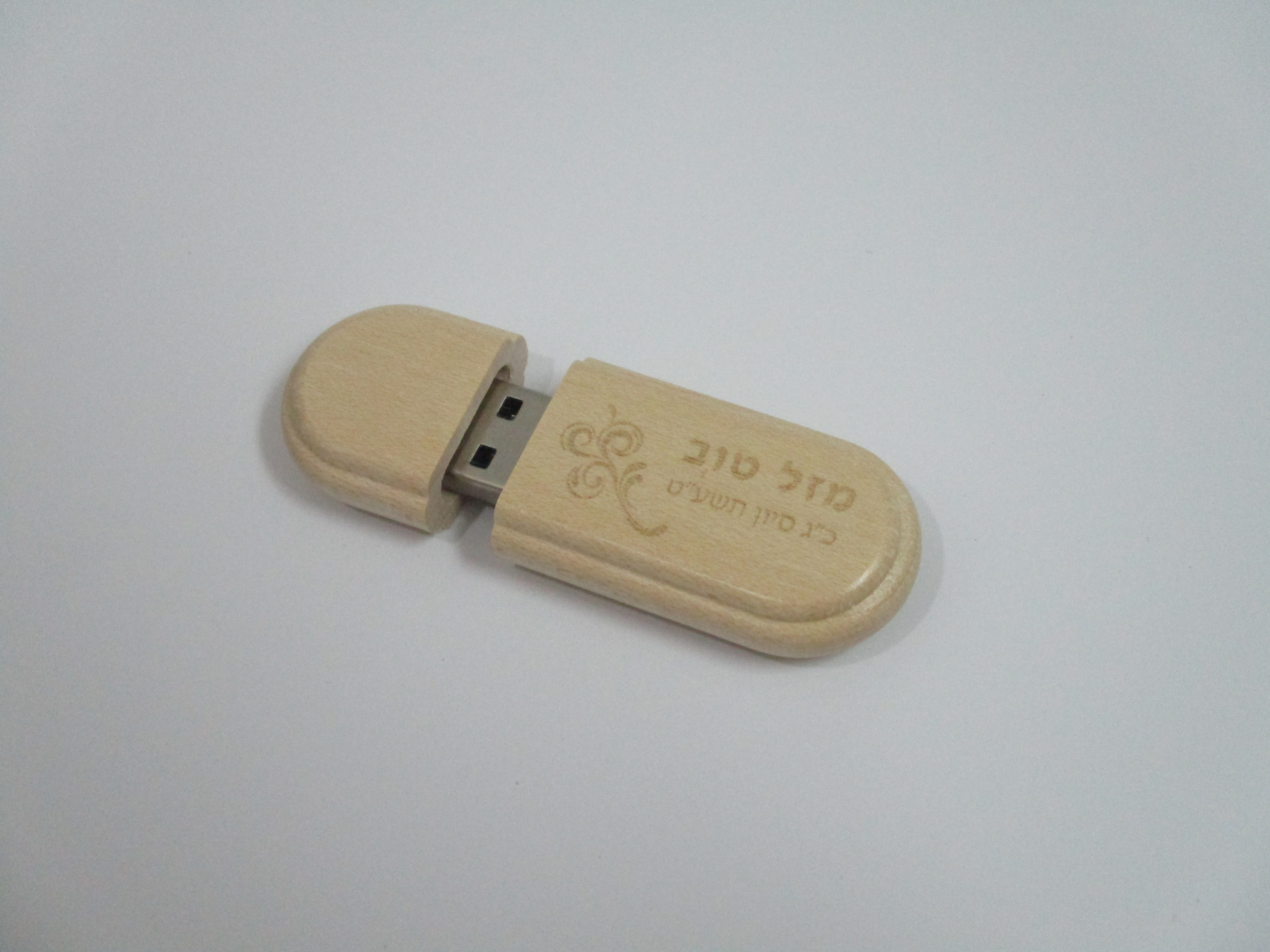 bullets דיסק אונקי מעוגל מעץ עם חריטה אישית