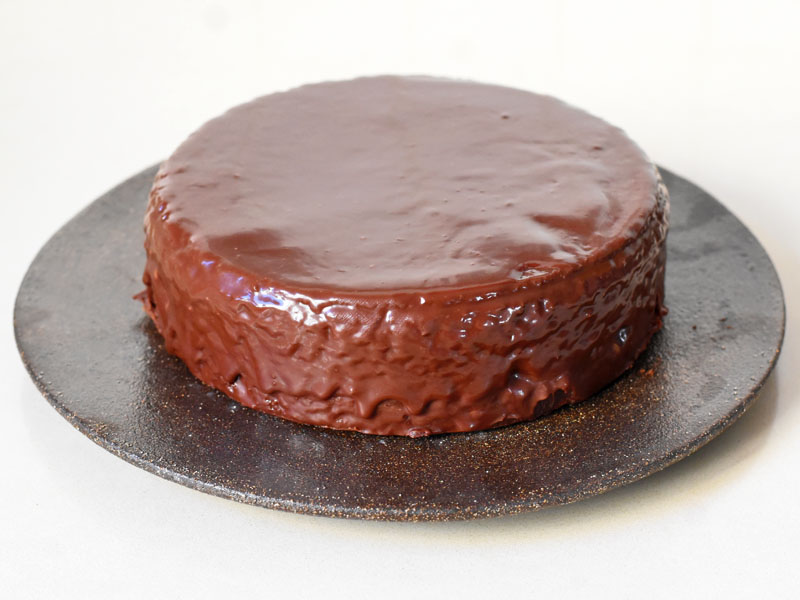 עוגת שוקולד מצופה שוקולד