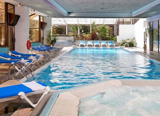 indoor-pool.jpg