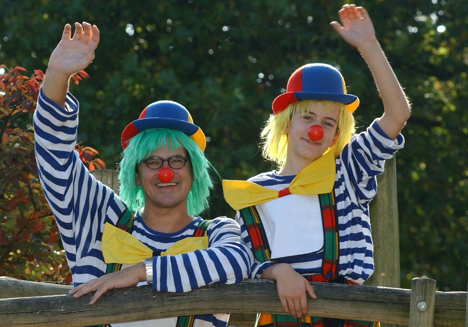 clowns-circus-2278906_960_720.jpg