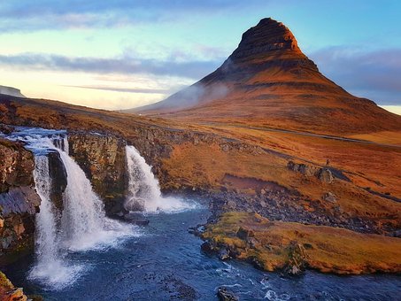 kirkjufell-2148191__340.jpg