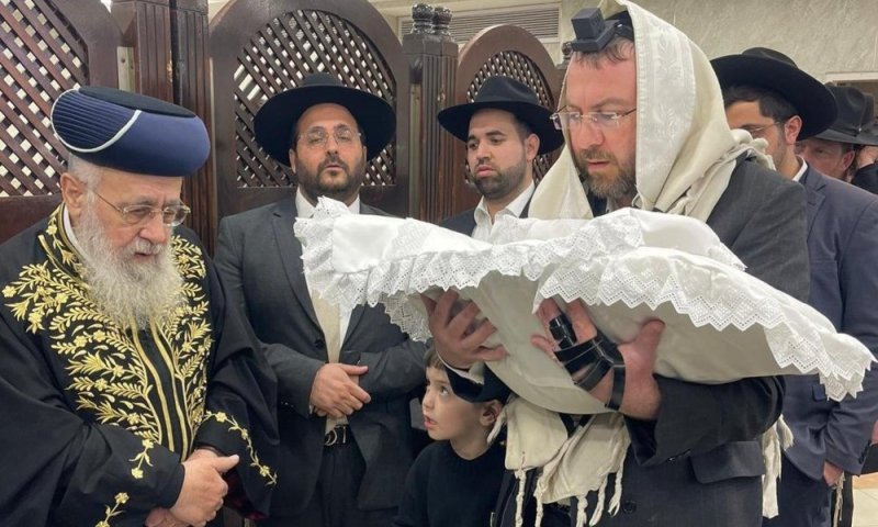 ראש הכולל האשכנזי למד בספרי מרן וחבק בן