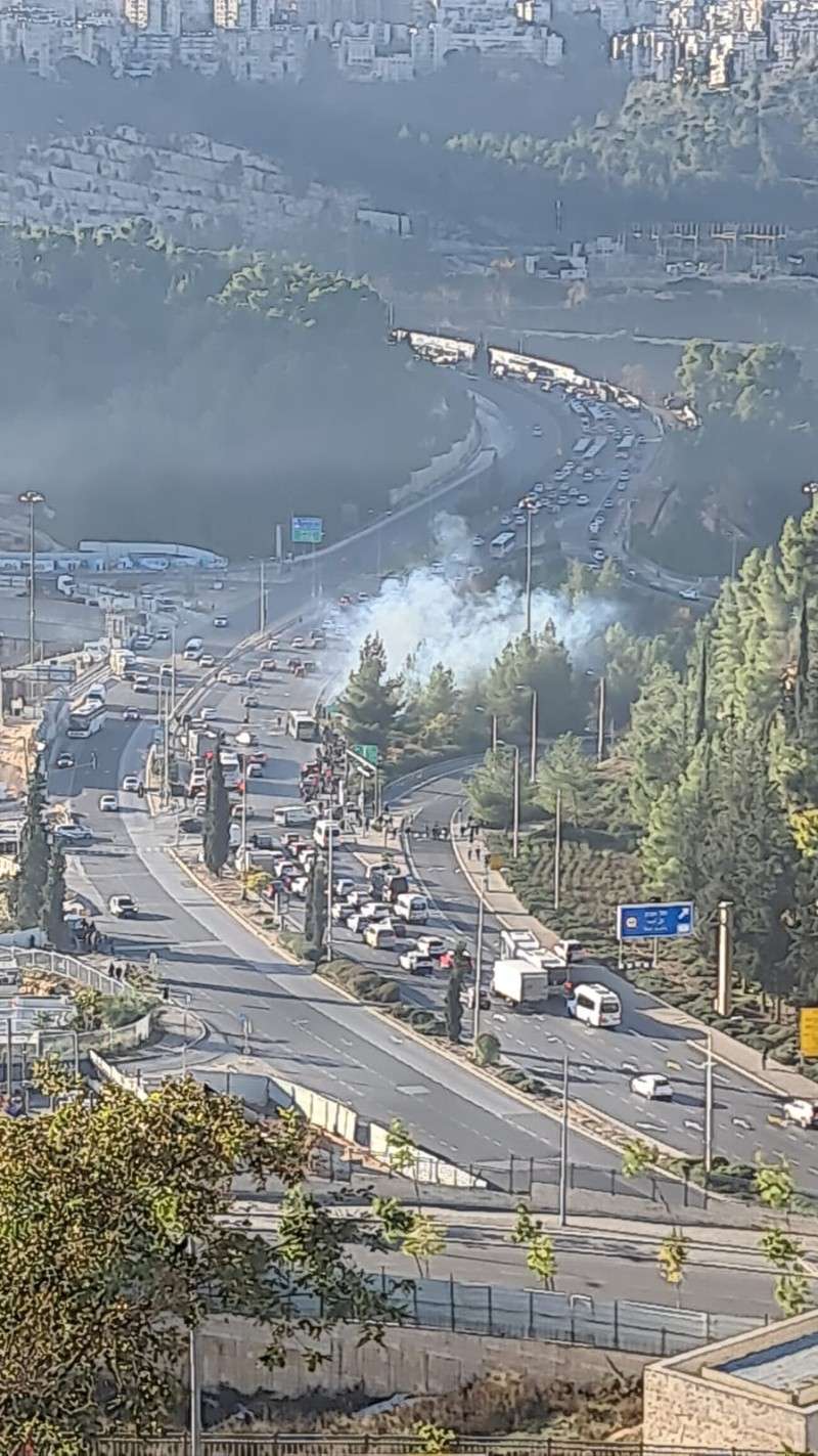 חדשות רוטר - פיגוע נוסף בשכונת רמות בירושלים: אופנוע ממולכד התפוצץ בצומת -  במקום 3 קל | האזור עמוס לתנועה