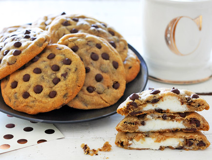 chocolatechipcheesecakecookies1_c.jpg