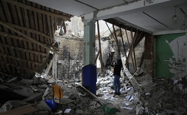 הרס המלחמה ליד קייב (צילום: SKY NEWS)