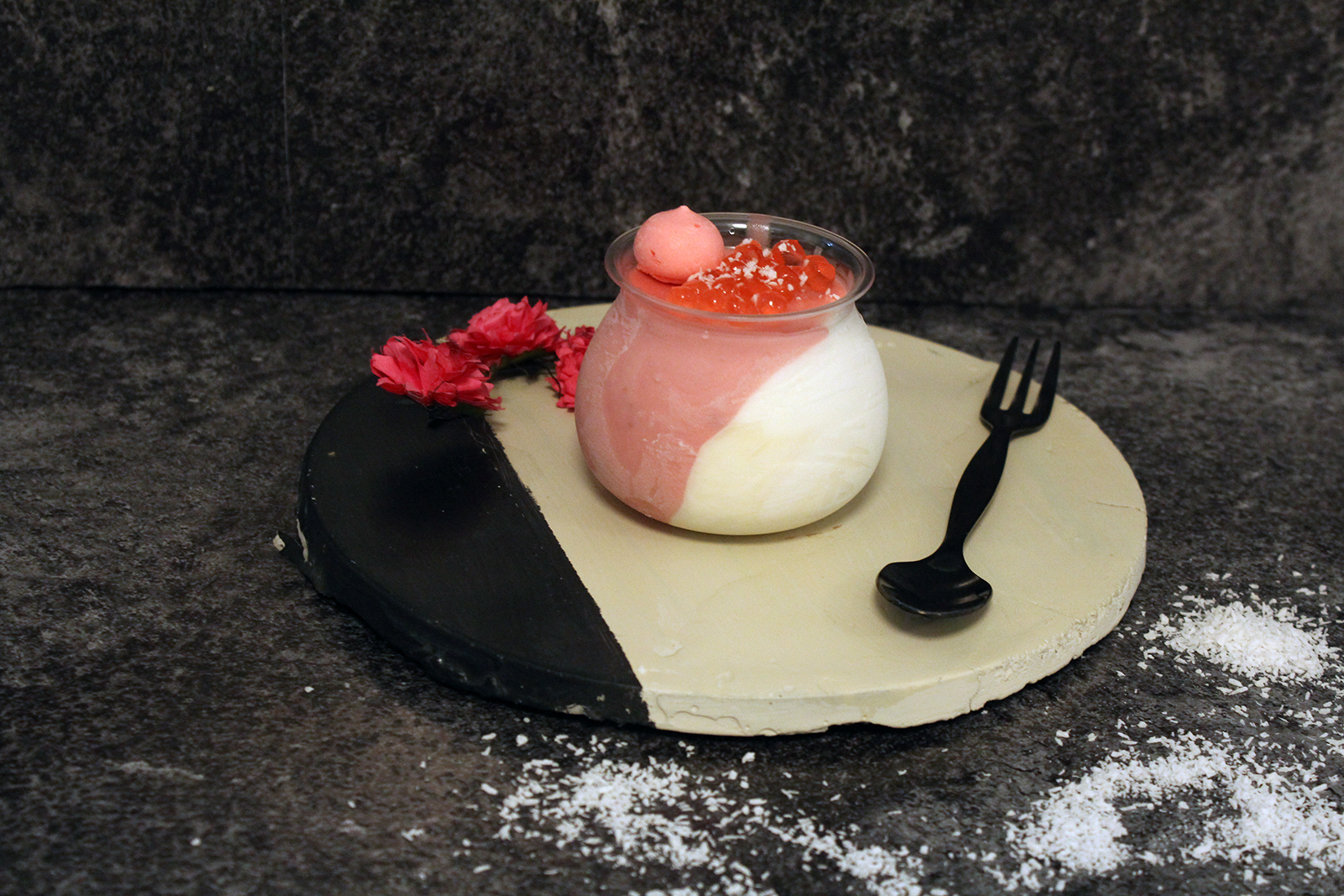 IMG 1517 - קינוחי כוסות: תות שוקולד לבן