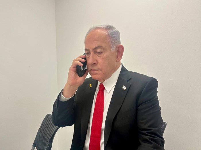 עמית סגל: לשכת רה״מ מפרסמת תמונה של נתניהו במהלך ״ההתייעצות הביטחונית הדחופה״