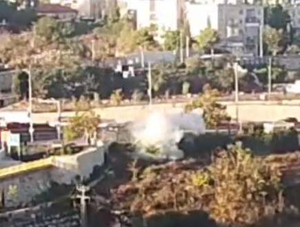 N12 - פיגוע משולב בירושלים: תיעוד הפיצוץ בכניסה לעיר